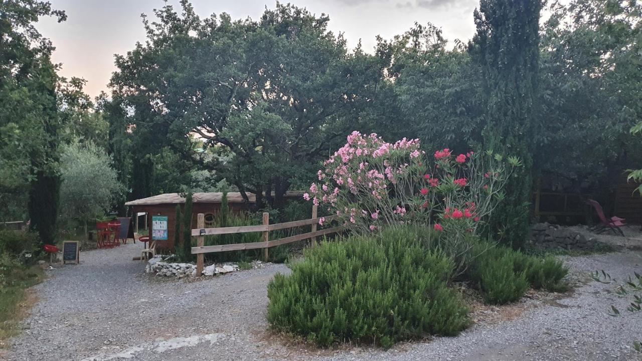 Roulottes Et Cabanes De Saint Cerice Vogue Exterior foto