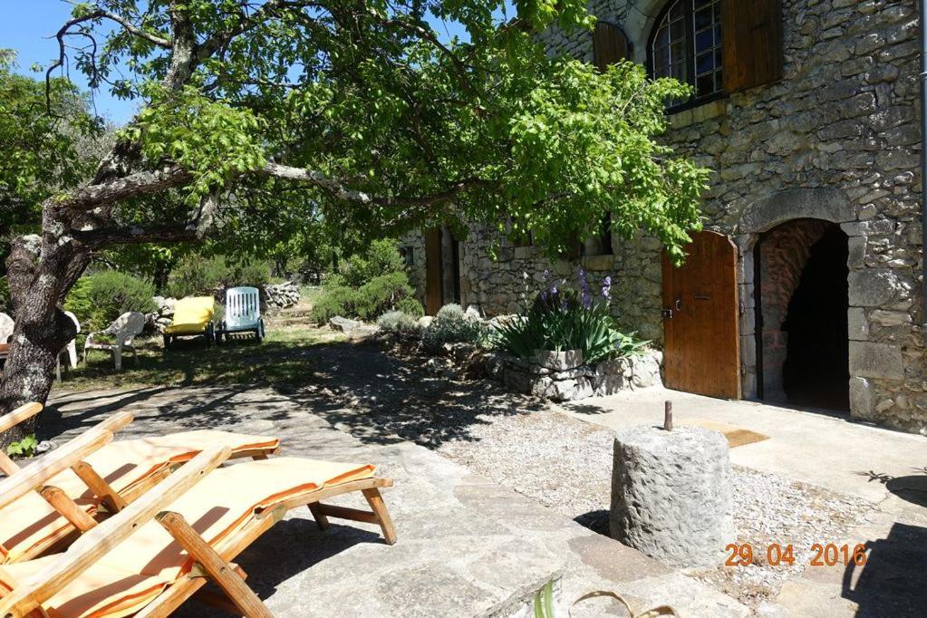 Roulottes Et Cabanes De Saint Cerice Vogue Exterior foto